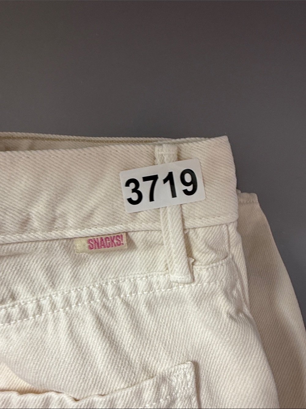 MOTHER The Lemon Twist Sneak Jeans - Picture 9 of 11